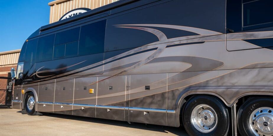 200520Prevost-Stuff20Marathon-10