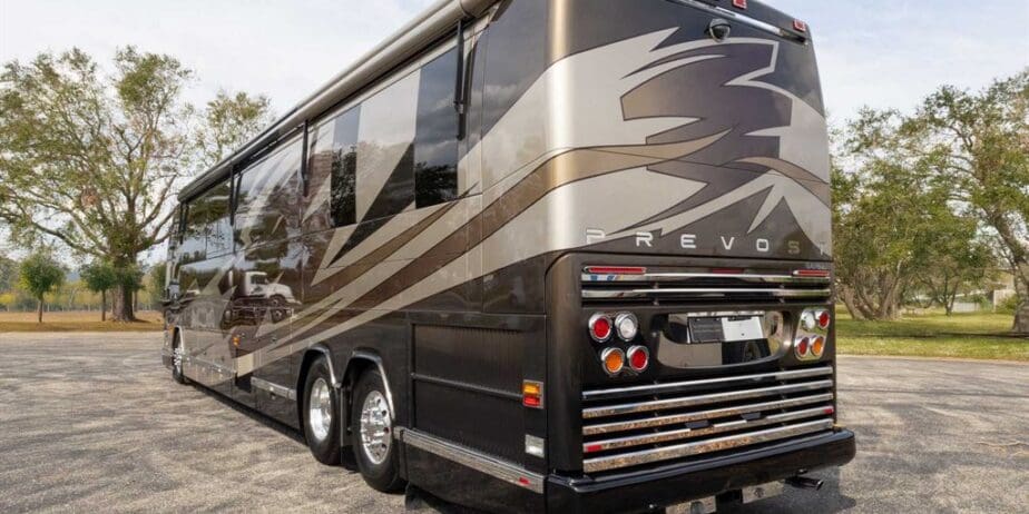 2007-Prevost-Featherlite-Exterior-SM-07