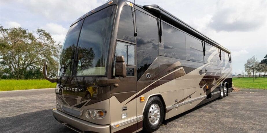 2007-Prevost-Featherlite-Exterior-SM-11