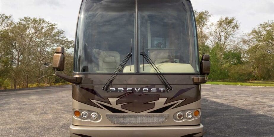 2007-Prevost-Featherlite-Exterior-SM-12