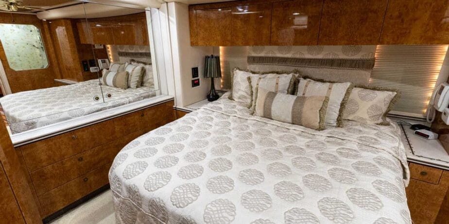 2007-Prevost-Featherlite-Interior-SM-17