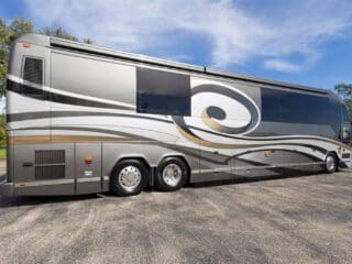 2009-Prevost-Featherlite-H345-Exterior-SM-04_copy1