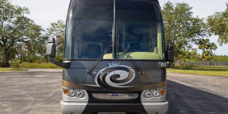 2009-Prevost-Featherlite-H345-Exterior-SM-12