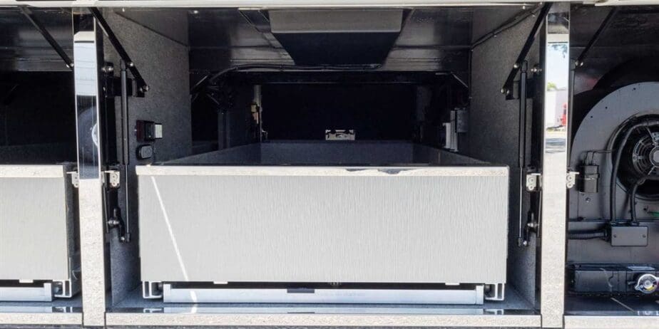 202020Newell20P5020Outside20SM-12