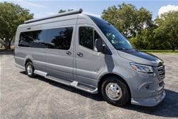 2025-OGV-1132-V-RV-Exterior-SM-02