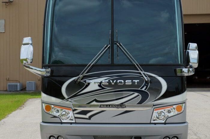 front-2017-millennium-h3-prevost-conversion-700x1050-1