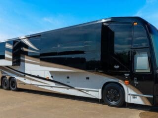 luxury-rv-marathon-coach-1175-001-2048×1000-1