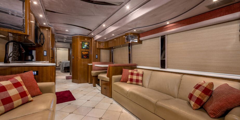luxury-rv-marathon-coach-1208-004
