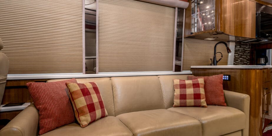 luxury-rv-marathon-coach-1208-005