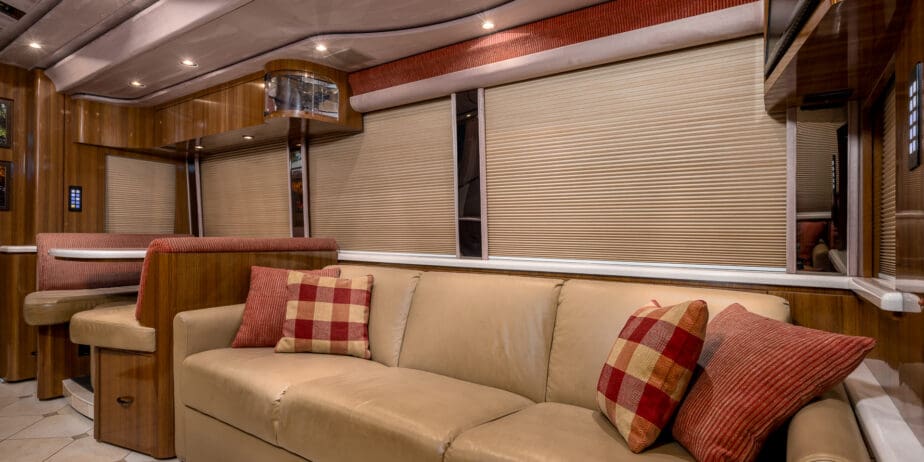 luxury-rv-marathon-coach-1208-006
