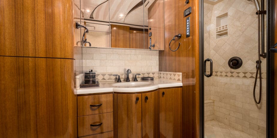 luxury-rv-marathon-coach-1208-014
