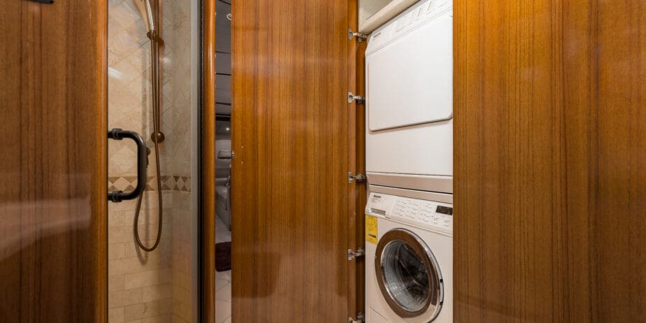 luxury-rv-marathon-coach-1208-015