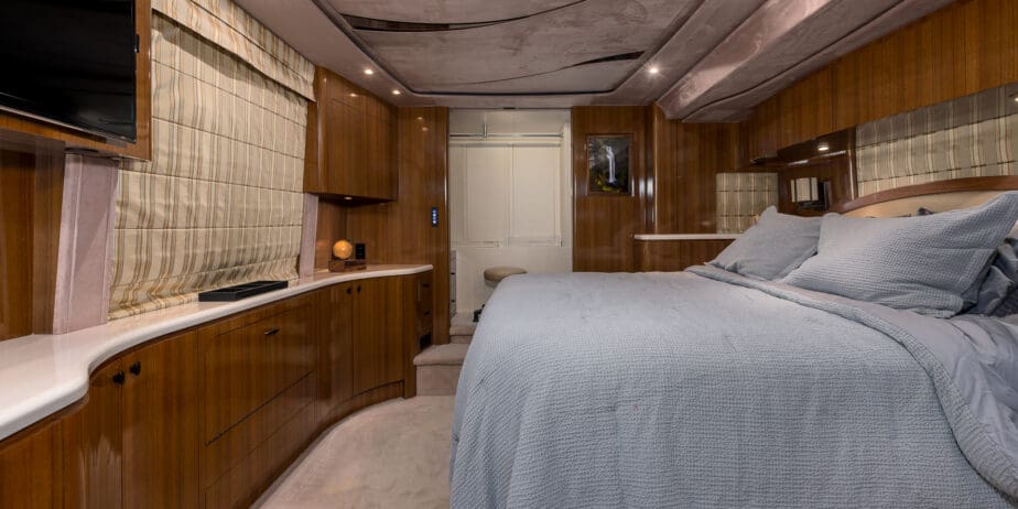 luxury-rv-marathon-coach-1208-016