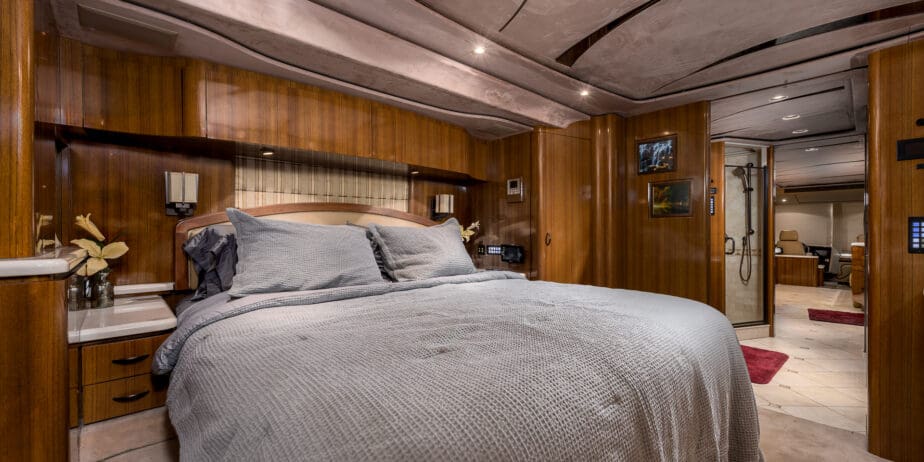 luxury-rv-marathon-coach-1208-018