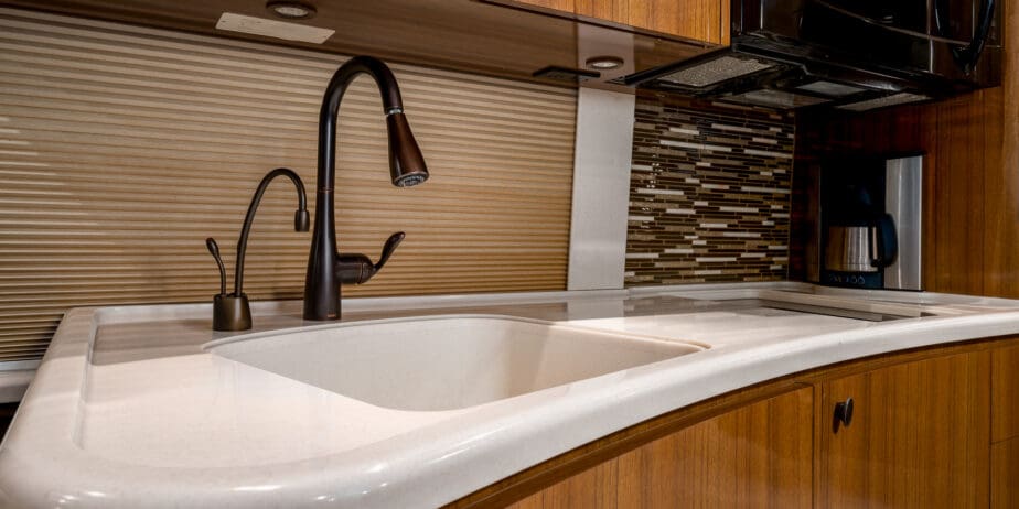 luxury-rv-marathon-coach-1208-024