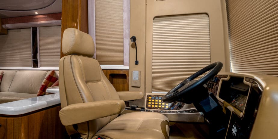 luxury-rv-marathon-coach-1208-029