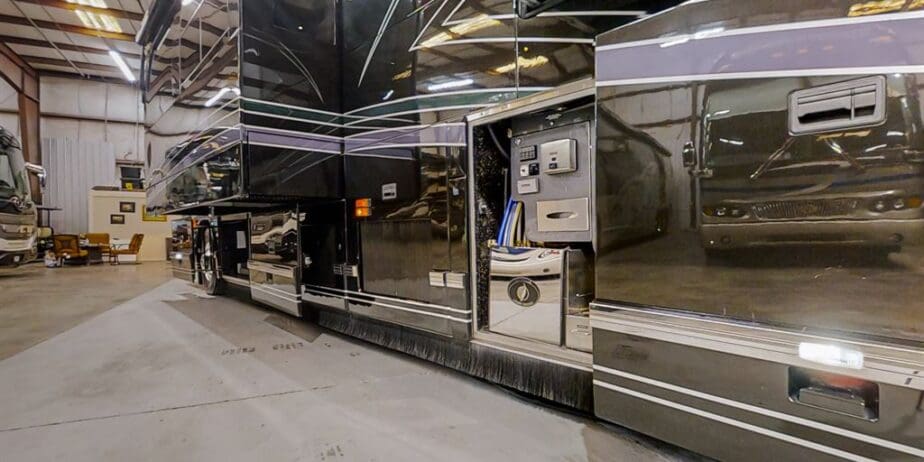 2005-Featherlite-44_copy1