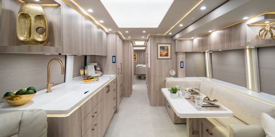 luxury-rv-marathon-coach-1403-004