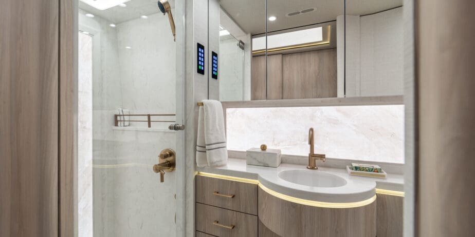 luxury-rv-marathon-coach-1403-008