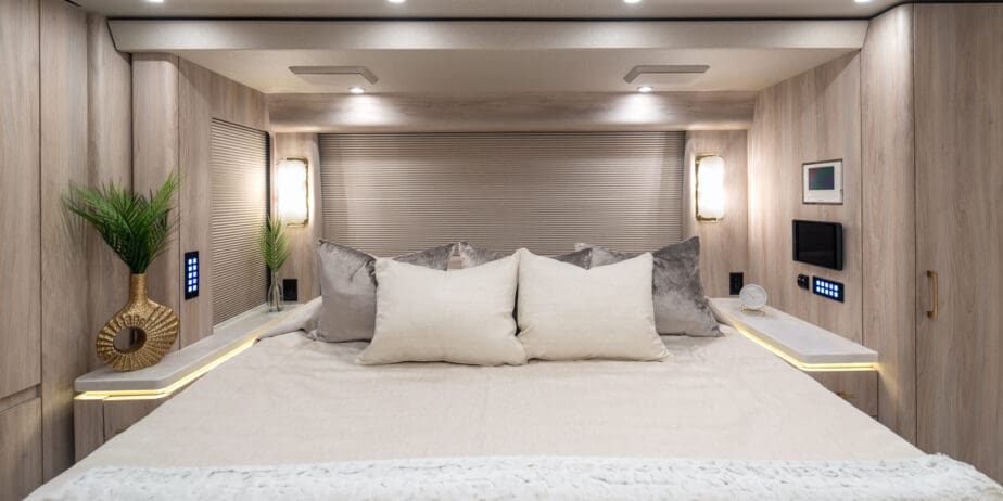 luxury-rv-marathon-coach-1403-013