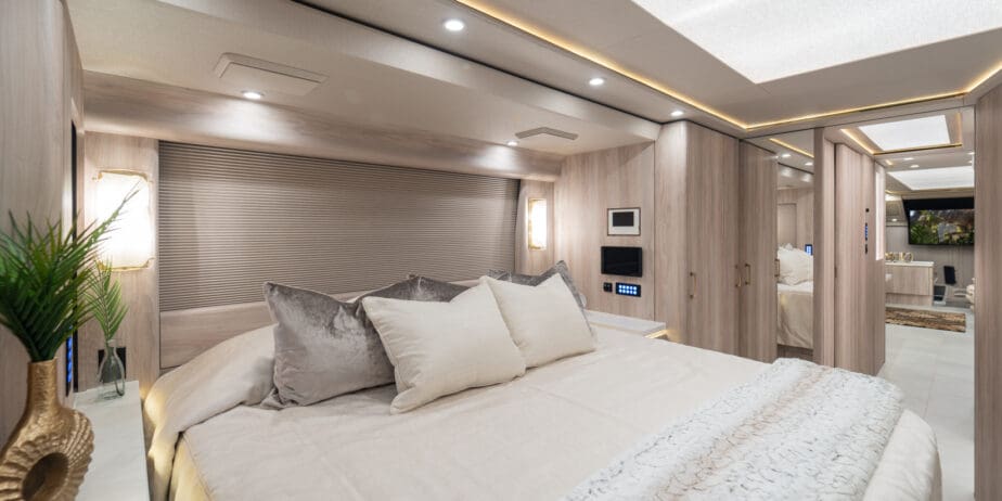 luxury-rv-marathon-coach-1403-014