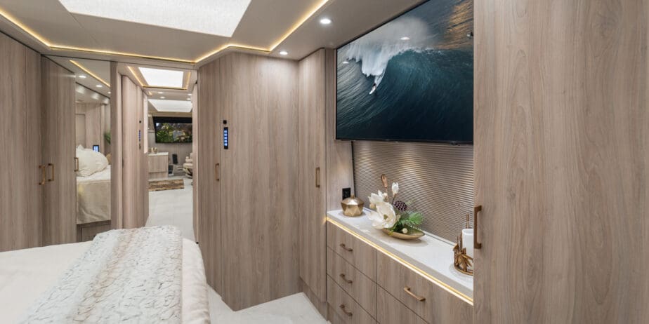 luxury-rv-marathon-coach-1403-015