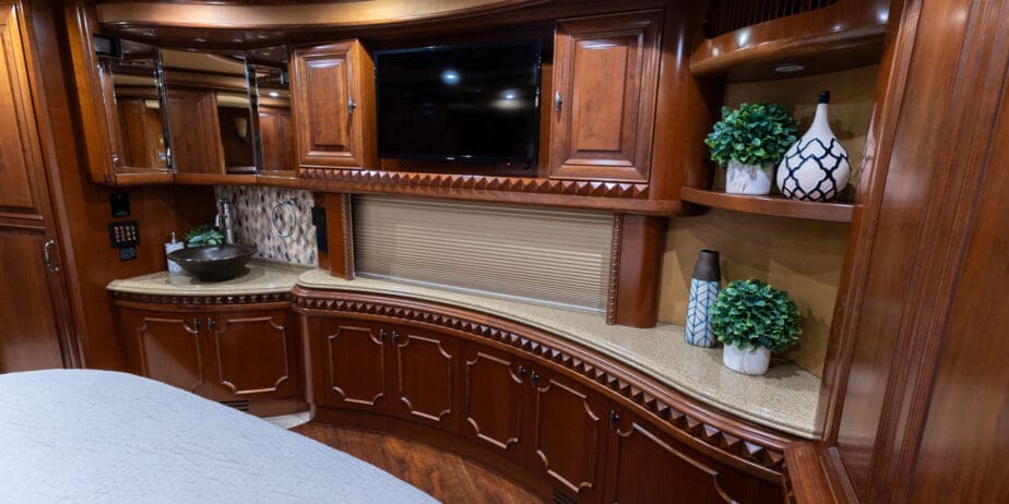 2009-Prevost-Liberty-Interior-18