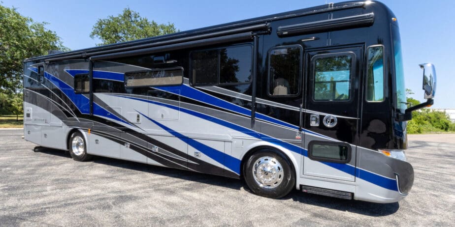 2020-Tiffin-Allegro-Red-Exterior-02-1536x1024-1