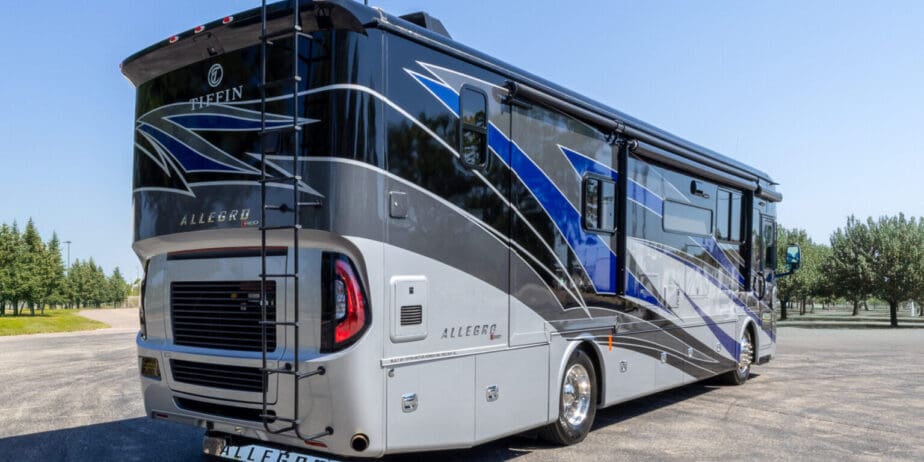 2020-Tiffin-Allegro-Red-Exterior-05-1536x1024-1