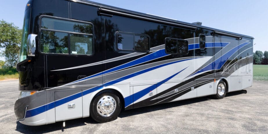 2020-Tiffin-Allegro-Red-Exterior-10-1536x1024-1