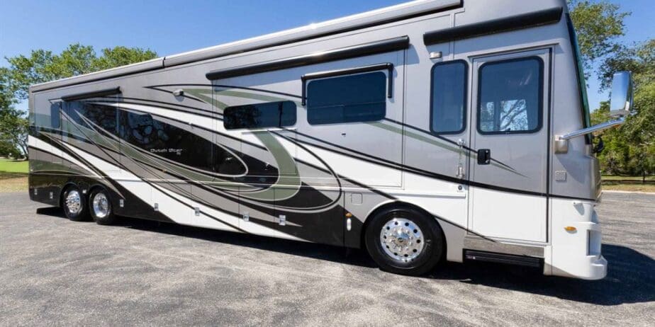 2021-Newmar-Dutch-Star-4326-Exterior-02