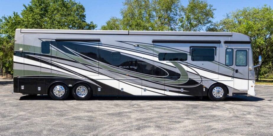 2021-Newmar-Dutch-Star-4326-Exterior-03
