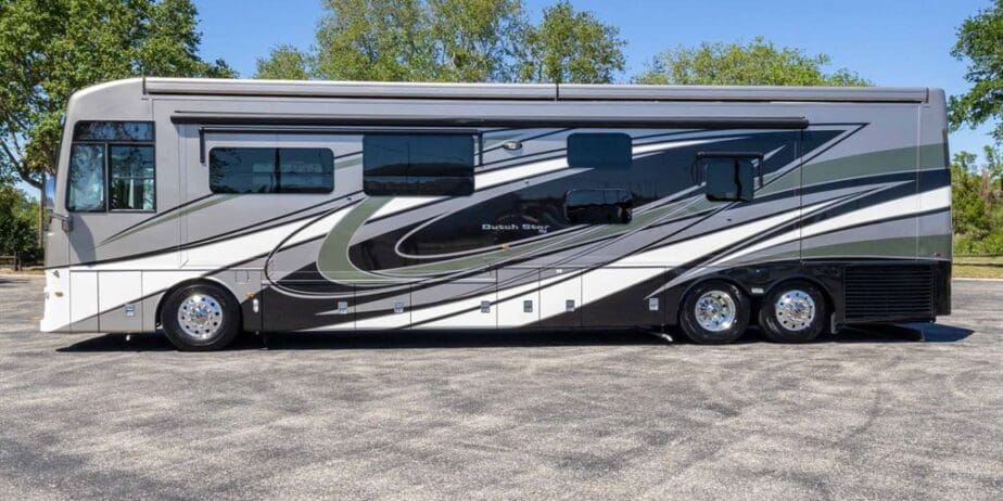 2021-Newmar-Dutch-Star-4326-Exterior-09