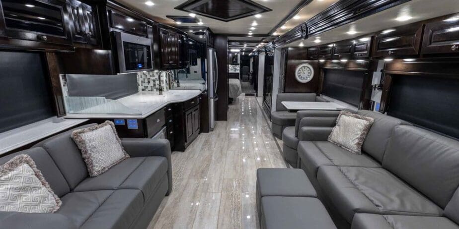 2021-Newmar-Dutch-Star-4326-Interior-02