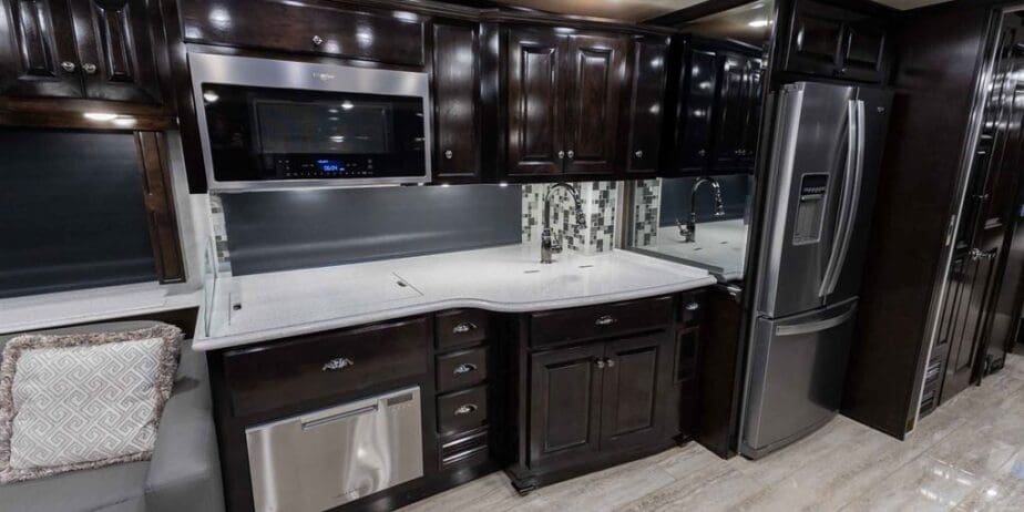 2021-Newmar-Dutch-Star-4326-Interior-06