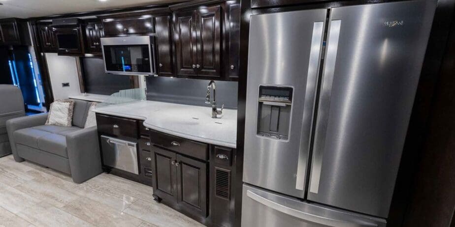 2021-Newmar-Dutch-Star-4326-Interior-08