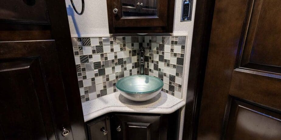 2021-Newmar-Dutch-Star-4326-Interior-11