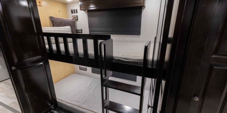 2021-Newmar-Dutch-Star-4326-Interior-13