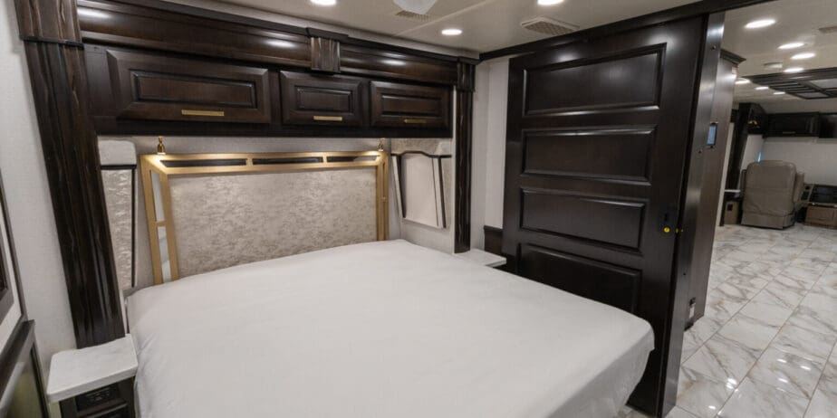 2022-Entegra-Cornerstone-45B-Interior-14-1536x1024-1