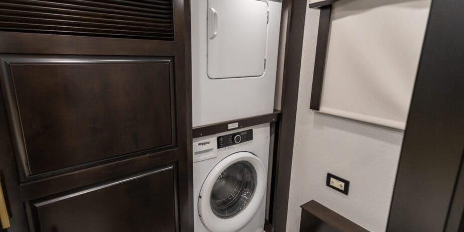 2022-Entegra-Cornerstone-45B-Interior-20-1536x1025-1