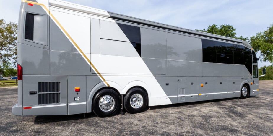 2024-Prevost-Loki-H3-45-Exterior-04-1