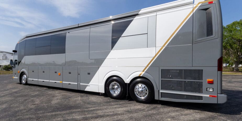 2024-Prevost-Loki-H3-45-Exterior-08