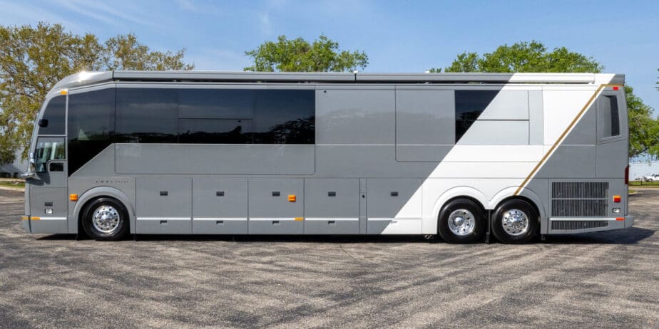 2024-Prevost-Loki-H3-45-Exterior-09