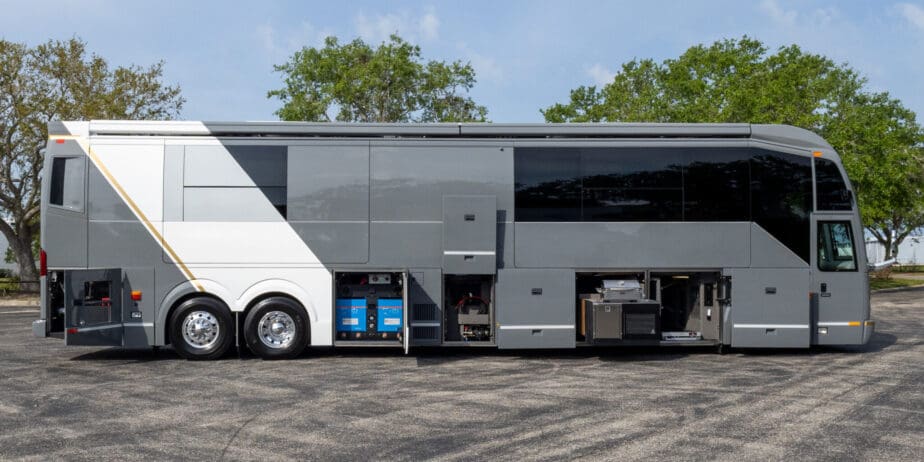 2024-Prevost-Loki-H3-45-Outside-01