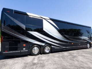 2025-Prevost-Marathon-H3-45-Exterior-04-1