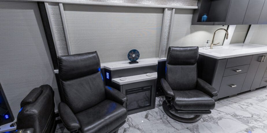 2025-Prevost-Marathon-H3-45-Interior-05
