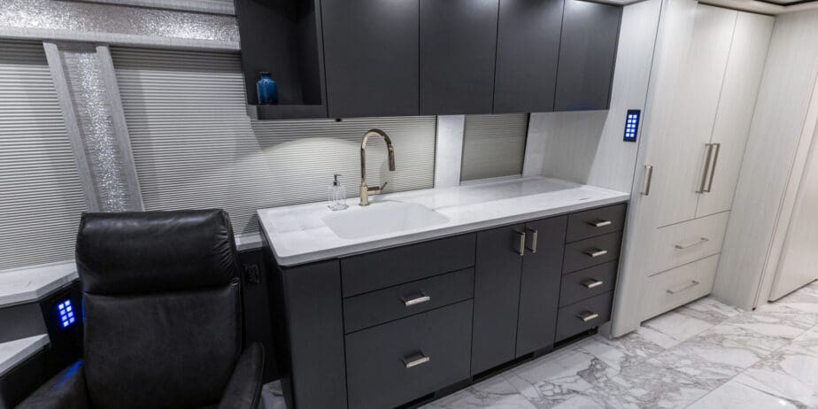 2025-Prevost-Marathon-H3-45-Interior-06
