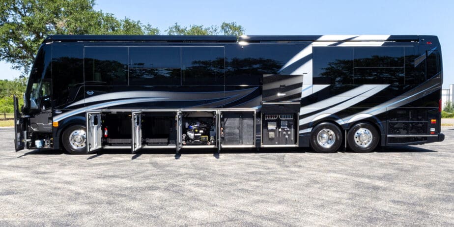 2025-Prevost-Marathon-H3-45-Outside-02