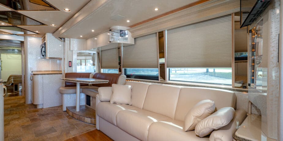 luxury-rv-marathon-coach-1011-003