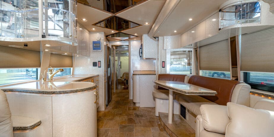 luxury-rv-marathon-coach-1011-004